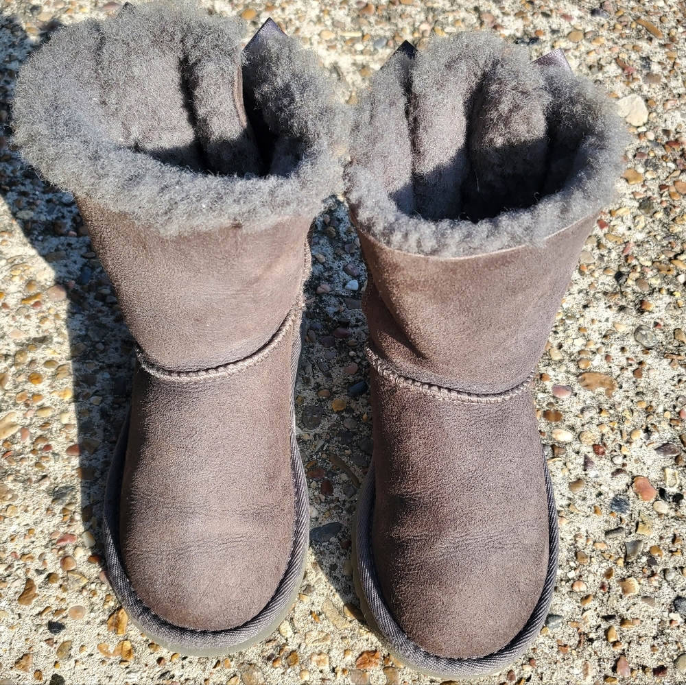 Cozy Gray Shearling Boots